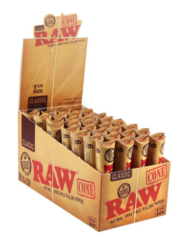 RAW CONE 1&1/4 SIZE CLASSIC PAPER 32/6 PACKS - Roanoke Wholesale