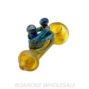 SPOON PIPE 5.5" HUGGING FIGURES